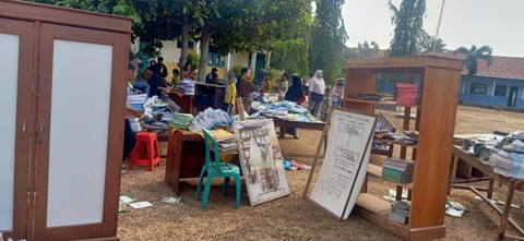 Sarana dan prasarana belajar yang berhasil diselamatkan. | Foto: Ist