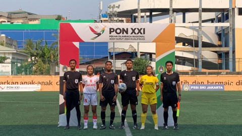 Pertandingan kualifikasi sepak bola wanita PON 2024. Foto: Aji Nugrahanto/kumparan