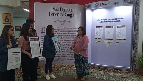 Sambut Sumpah Pemuda, Perpus di Surabaya Pajang Giant Book Setinggi 2 Meter