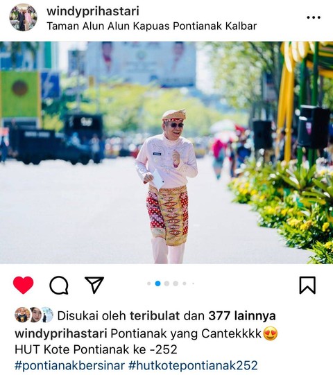 Love languages juga ditunjukkan Windy dengan seringnya ia mengunggah foto-foto lucu dari suaminya. Buat kalian yang tak pernah masuk di story pasangannya, jangan iri ya. Foto: Instagram @windyprihastari 