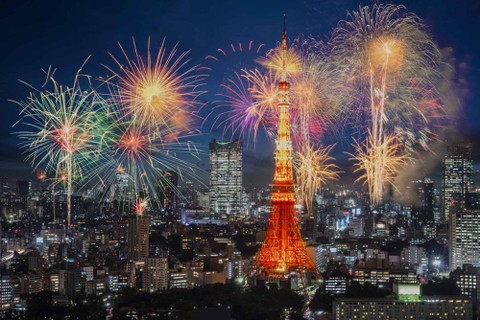 Pesta tahun baru di Tokyo. Foto: Patrick Foto/Shutterstock
