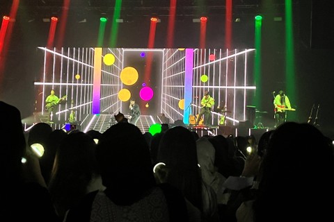 Young K menggelar konser solo pertamanya yang bertajuk Letters With Notes in Jakarta di The Kasablanka Hall, Jakarta, Sabtu (28/10/2023). Foto: Nurlaela/kumparan