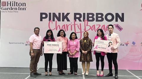 Kampanye Pink Ribbon di Hilton Garden Inn Jakarta Taman Palem. Foto: Dok. Istimewa