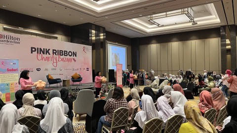 Kampanye Pink Ribbon di Hilton Garden Inn Jakarta Taman Palem. Foto: Dok. Istimewa
