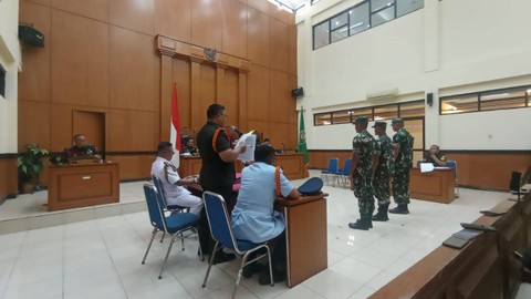 Suasana sidang perdana kasus pembunuhan Imam Masykur di Kantor Pengadilan Militer II-08 Jakarta, Cakung, Jakarta Timur, Senin (30/10/2023).  Foto: Fadlan/kumparan