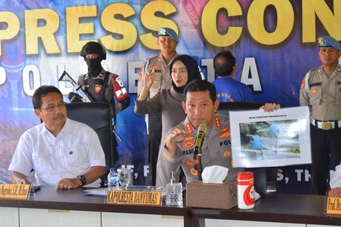 Konferensi pers kasus jembatan maut The Geong di Banyumas, Senin (30/10). Foto: Intan Alliva Khansa/kumparan