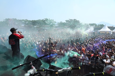 Antusiasme warga Bandung dalam mengikuti acara Jalan Sehat Bersama. Foto: Dok. Istimewa