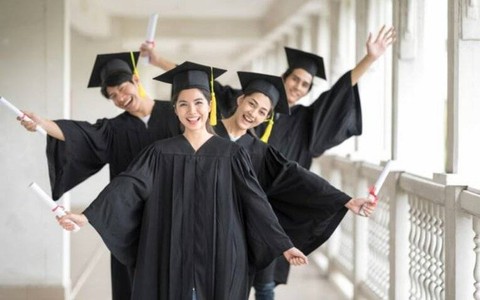 Ilustrasi beasiswa kuliah gratis. Foto: Shutterstock