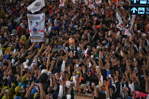 Kedatangan Anies di Bandara Kualanamu yang disambut ribuan masyarakat Sumatera Utara. Foto: Dok. Istimewa