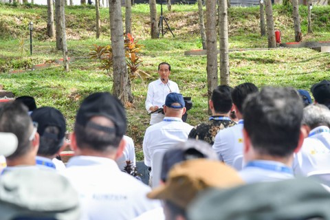 Presiden Jokowi saat menghadiri Kompas 100 CEO Forum di Ibu Kota Negara (IKN) Nusantara di Penajam Paser Utara, Kalimantan Timur, Kamis (2/11/2023). Foto: Vico/Biro Pers Sekretariat Presiden