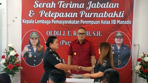 Serah terima jabatan kepala Lapas Perempuan Kelas IIB Manado.