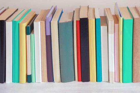 Ilustrasi Kata Yang Tidak Sesuai Eyd Disebut, Foto: Unsplash/Olga Gont.