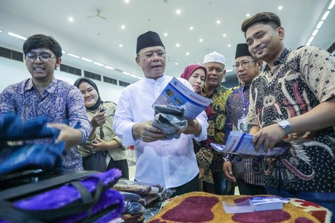 Plt Ketum PPP Mardiono membuka kegiatan Sidang Tahunan Ekonomi Umat 2023, dalam forum bisnis dan expo nasional halal UMKM, di Gedung Serbaguna 2 Asrama Haji, Pondok Gede, Jakarta Timur, Kamis (2/11/2023). Foto: Dok. Istimewa