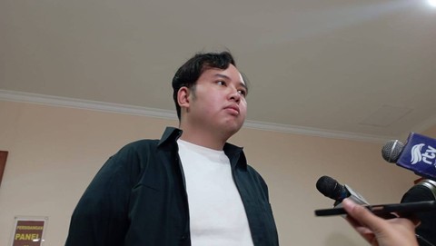 Advokat Zico Leonard Djagardo Simanjuntak hadiri sidang lanjutan dugaan pelanggaran etik di Majelis Kehormatan Mahkamah Konstitusi, Medan Merdeka Barat, Jakarta Pusat, Jumat (3/11/2023).  Foto: Fadlan/kumparan