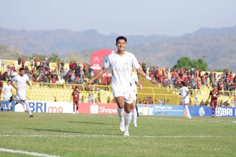 Pemain Madura United, Malik Risaldi, berselebrasi di Liga 1 2023/24. Foto: Dok. Madura United
