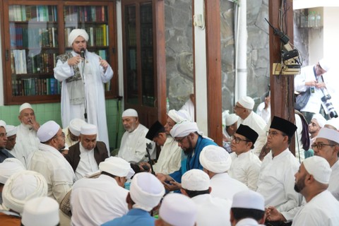 Bacapres-bacawapres Anies Baswedan-Muhaimin Iskandar saat menghadiri Haul ke-113 Habib Ali bin Al-Habsyi. Foto: Dok. Istimewa