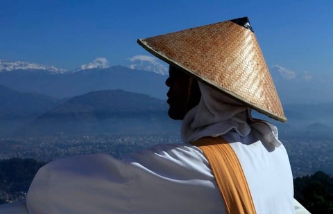 Uraikan Pengertian Cultural Shock dan Cultural Lag! Sumber Unsplash/Ashes Sitoula