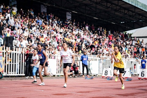 Suasana tribun penonton SAC DKI JKT & Banten di Velodrome Rawamangun, Jakarta. Foto: SAC 