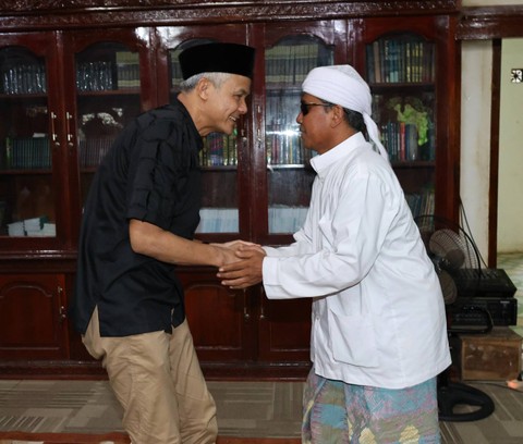 Ganjar Pranowo saat bersilaturahmi ke Pondok Pesantren Hidayatul Fadhola' Walisongo, Musi Banyuasin,. (ist)