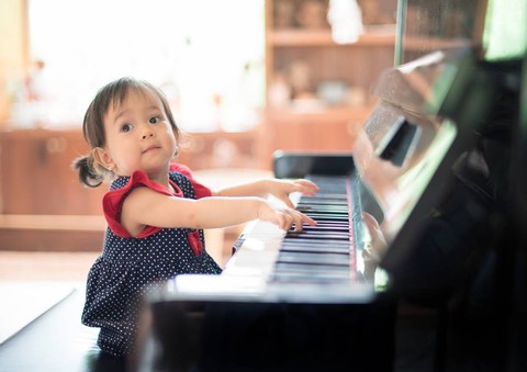 Musik Punya Peran Penting untuk Perkembangan Anak, Apa Saja? Foto: Joe Besure/Shutterstock