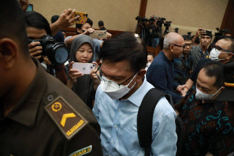 Mantan Menkoinfo Johnny G. Plate menjalani sidang pembacaan putusan terkait dugaan korupsi BTS 5G Bakti Kominfo di PN Jakarta Pusat, Rabu (8/11/2023). Foto: Aditia Noviansyah/kumparan