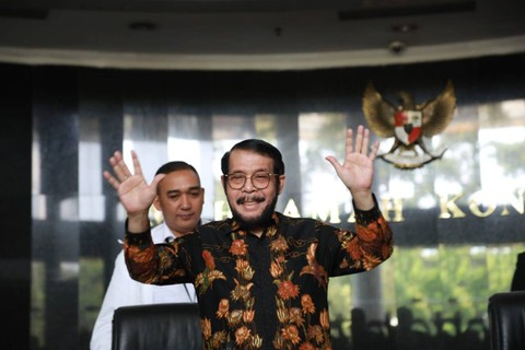 Hakim Mahkamah Konstitusi (MK) Anwar Usman menggelar konferensi pers setelah dicopot dari Ketua MK setelah terbukti melakukan pelanggaran etik di gedung MKRI, Jakarta, Rabu (8/11/2023). Foto: Aditia Noviansyah kumparan