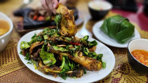 Resto d'SDL di Kebayoran Baru, Jakarta Selatan, yang memiliki menu ayam goreng ngumpet khas Sunda. Foto: Azalia Amadea/kumparan