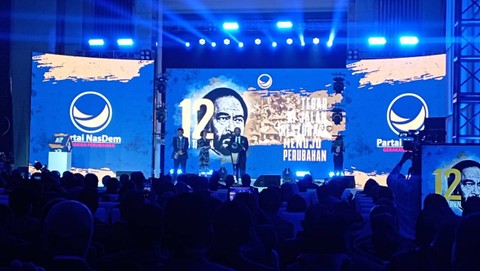 Ketua Umum Partai NasDem, Surya Paloh menjawab secara langsung pertanyaan dari kader Partai NasDem dalam acara HUT ke-12 Partai NasDem di NasDem Tower, Jakarta Pusat, Sabtu (11/11). Foto: Fadlan/kumparan