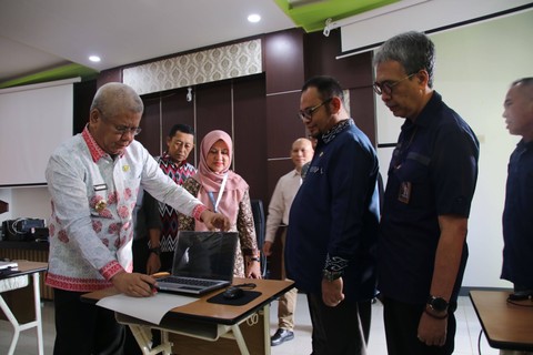 Pj Gubernur Kalbar, Harisson Mengecek Kesiapan Pelaksanaan Tes CAT untuk CASN Kalbar. Foto: Dok. Pemprov Kalbar