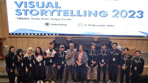 Sejumlah peserta yang hadir dalam pelatihan fotografi jurnalistik melalui foto cerita di gedung kampus UIN Raden Fatah Jakabaring Palembang, Sabtu (11/11) Foto: urban id