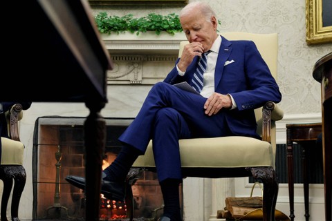 Presiden AS Joe Biden saat bertemu Presiden Jokowi di Ruang Oval Gedung Putih di Washington DC, AS, Senin (13/11/2023).
 Foto: Leah Millis/REUTERS