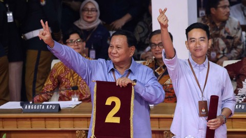 Capres Prabowo Subianto dan cawapres Gibran Rakabuming Raka di KPU RI, Jakarta, Selasa (14/11/2023). Foto: Dok. Istimewa