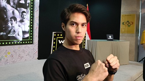 El Rumi dalam Momen Weigh In Superstar Knockout, Kawasan Sudirman, Jakarta Pusat Kamis (16/11/2023). Foto: Giovanni/kumparan