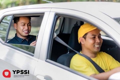 YPSSI akan memberikan dana santunan kepada mitra pengemudi dan penumpang Maxim yang mengalami kecelakaan lalu lintas. Foto: dok. Maxim