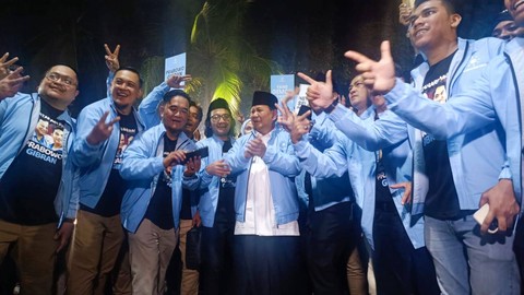 Prabowo Subianto menghadiri deklarasi dukungan dari relawan Matahari Pagi di Rumah Kertanegara Nomor 4, Sabtu (18/11/2023). Foto: Thomas Bosco/kumparan
