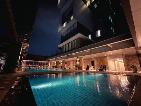 Swimming Pool & Kids Pool di Grand Mercure Hotel Lampung | Foto: Roza Hariqo / Lampung Geh