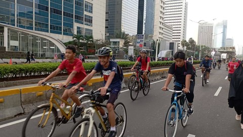 Suasana Car Free Day di kawasan Bundaran HI, Jakarta Pusat, Minggu (19/11/2023). Foto: Fadlan/kumparan