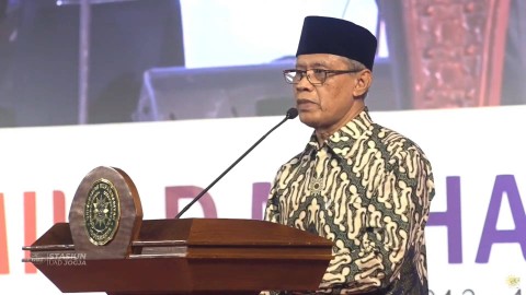 Ketua PP Muhammadiyah Haedar Nashir memberikan sambutan pada Milad ke-111 Muhammadiyah. Foto: Youtube/ Muhammadiyah Channel