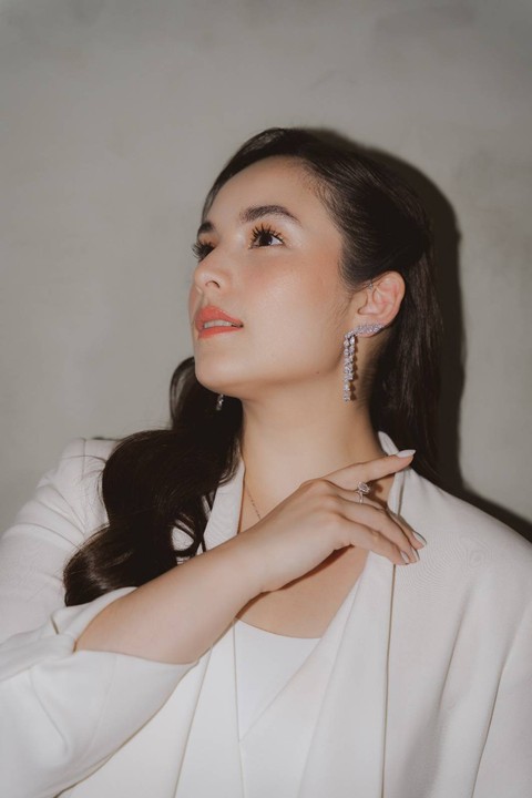 Perhiasan berlian lab grown Sol et Terre yang dihadirkan oleh Chelsea Islan dan Veronica Pranata. Foto: Sol et Terre