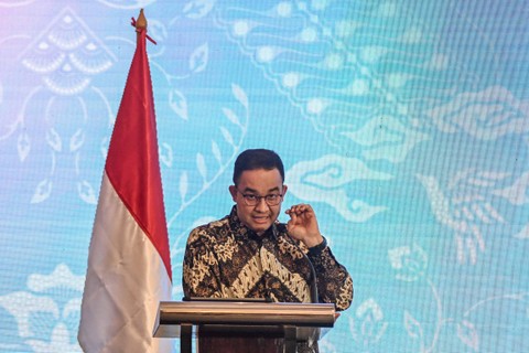 Calon presiden Anies Baswedan menyampaikan gagasannya saat acara Rembuk Ide Transisi Energi Berkeadilan di Hotel Le Meridien, Jakarta, Kamis (23/11/2023). Foto: Sulthony Hasanuddin/ANTARA FOTO 