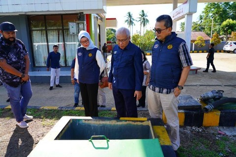 Kepala BPH Migas Erika Retnowati melakukan pemantauan penyaluran BBM bersubsidi di Kabupaten Sorong, Provinsi Papua Barat Daya, Kamis (23/11/2023) Foto: Dok. Humas BPH Migas