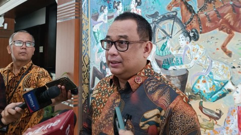 Koordinator Staf Khusus Presiden (KSP) Ari Dwipayana di Kompleks Istana, Jakarta Pusat, Jumat (24/11/2023). Foto: Zamachsyari/kumparan