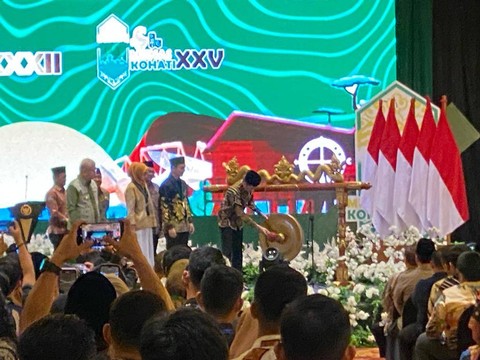 Presiden Joko Widodo Saat Membuka Kongres HMI ke XXXII dan KOHATI ke XXV di Pontianak, Kalimantan Barat. Foto: Yulia Ramadhiyanti/Hi!Pontianak.