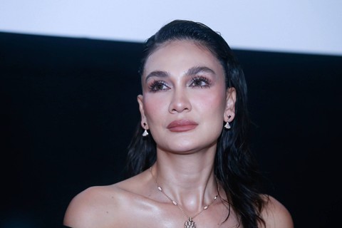 Artis Luna Maya saat konferensi pers gala premiere film Panggonan Pingit di Senayan City, Jakarta, Jumat (24/11/2023). Foto: Dok. Agus Apriyanto