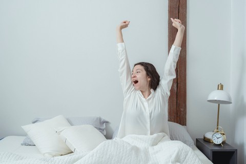Ilustrasi mengapa setelah bangun tidur badan menjadi segar? Sumber: pexels.com/Mirian Alonso