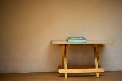 Bagaimana cara menerapkan keimanan kepada kitab-kitab Allah sebagai pedoman manusia? Foto hanya ilustrasi. Sumber foto: Unsplash/MATAQ Darul Ulum