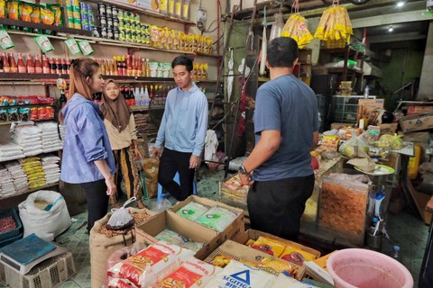 Gibran Rakabuming Raka blusukan ke Pasar Terong, Makassar. Foto: Dok. Istimewa
