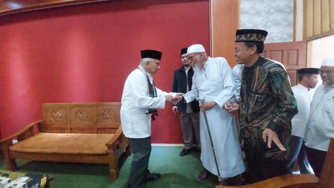 Amien Rais temui Abu Bakar Ba'asyir di Ponpes Al-Mukmin Nguruki Sukoharjo. Foto: kumparan