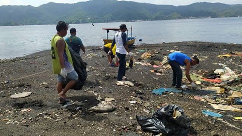 Aksi bersih pantai.