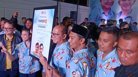 Ketua TKN Prabowo-Gibran, Rosan Roeslani dalam acara peresmian Headquarter Tim Fanta Prabowo-Gibran di Menteng, Jakarta Pusat, Minggu (26/11/2023). Foto: Zamachsyari/kumparan